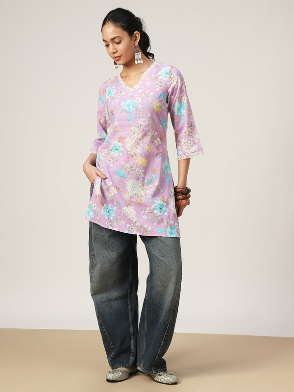 Cotton Hip Length Printed 3/4 Sleeve V-Neck Straight Top