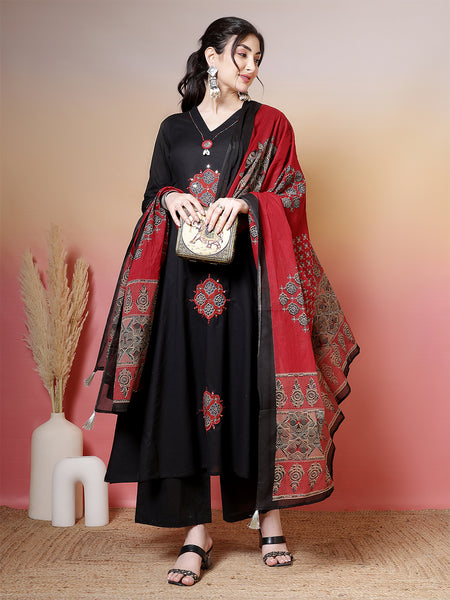 Rayon Calf Length Solid 3/4 Sleeves V-Neck Flared Kurta Suit Set