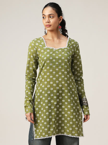 Cotton Hip Length Printed Full Sleeve Sweet Heart Neck Straight Top