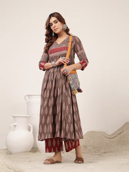 Cotton Calf Length Printed 3/4 Sleeve V-Neck Flared Kurta