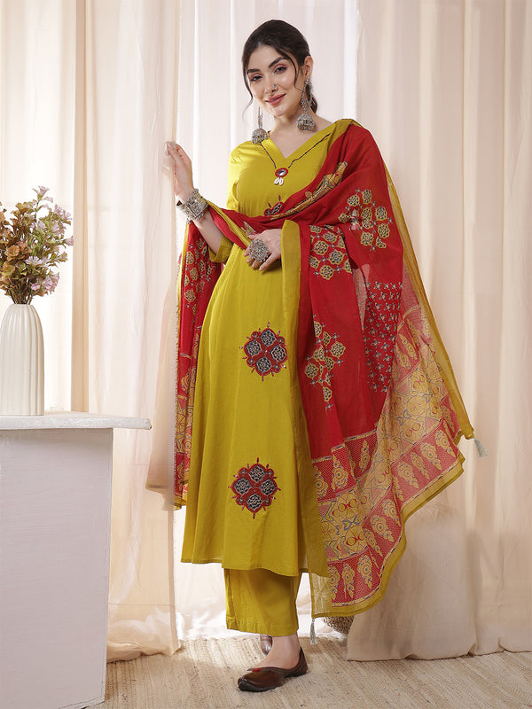 Rayon Calf Length Solid 3/4 Sleeves V-Neck Flared Kurta Suit Set