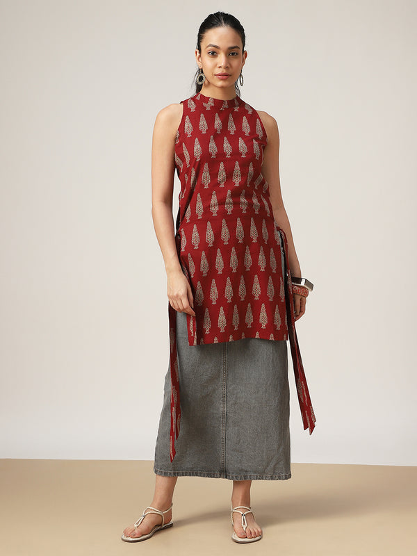 Cotton Mid Length Printed Sleeveless Round Neck Straight Kurta