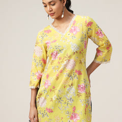 Cotton Hip Length Printed 3/4 Sleeve V-Neck Straight Top