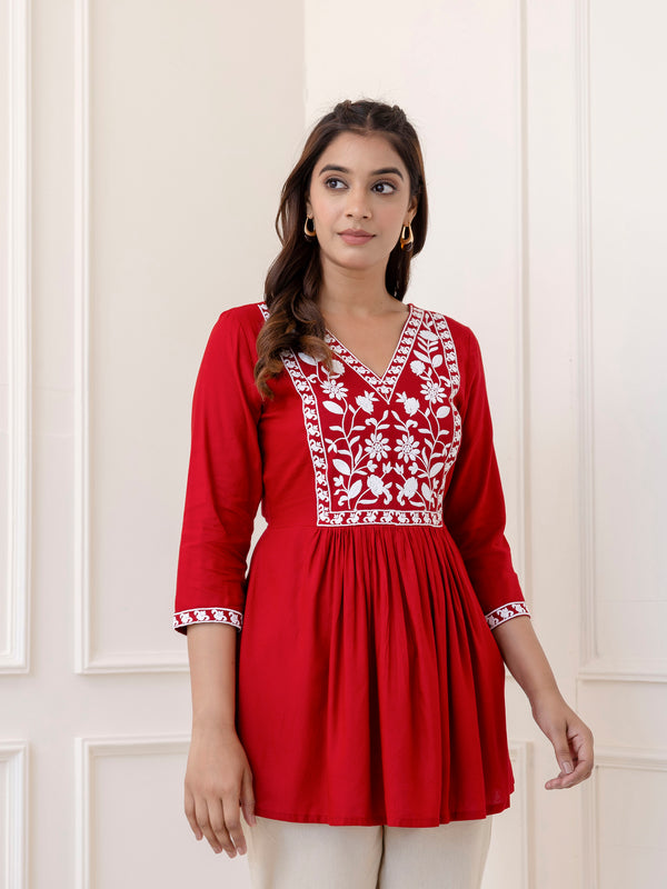 Maroon Rayon Hip Length Solid V-Neck Solid Embroidered Semi-Flared Top