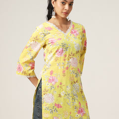 Cotton Hip Length Printed 3/4 Sleeve V-Neck Straight Top
