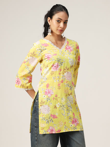 Cotton Hip Length Printed 3/4 Sleeve V-Neck Straight Top