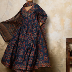 Women Printed Flared Kurta Set