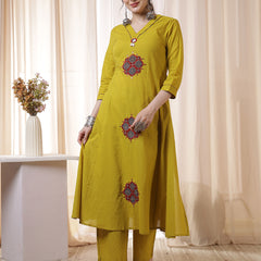 Rayon Calf Length Solid 3/4 Sleeves V-Neck Flared Kurta Suit Set