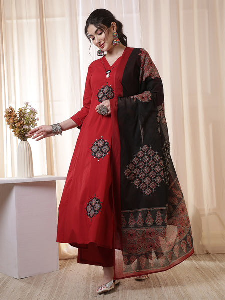 Rayon Calf Length Solid 3/4 Sleeves V-Neck Flared Kurta Suit Set