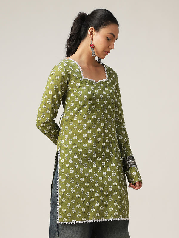 Cotton Hip Length Printed Full Sleeve Sweet Heart Neck Straight Top