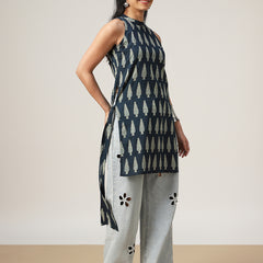 Cotton Mid Length Printed Sleeveless Round Neck Straight Kurta