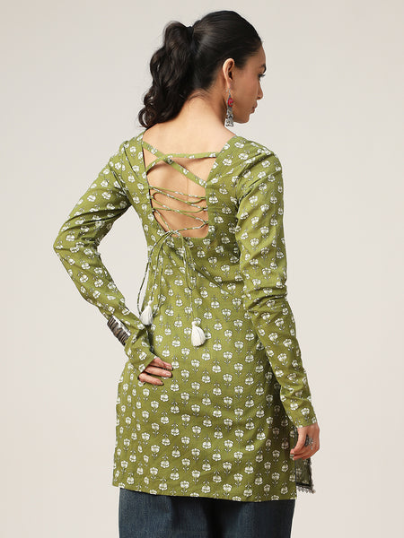 Cotton Hip Length Printed Full Sleeve Sweet Heart Neck Straight Top