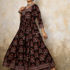 Women Printed Flared Kurta Set
