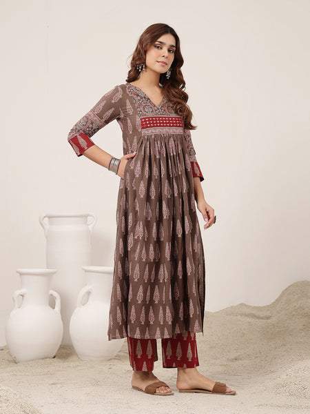 Cotton Calf Length Printed 3/4 Sleeve V-Neck Flared Kurta