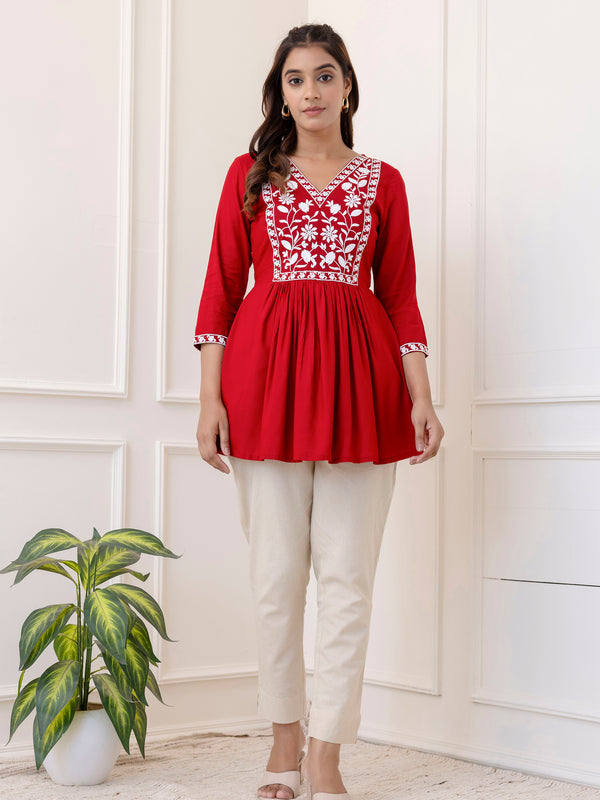Maroon Rayon Hip Length Solid V-Neck Solid Embroidered Semi-Flared Top