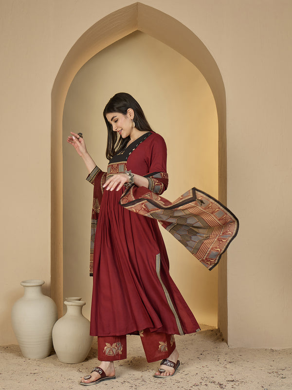 Gulmohar Jaipur Rayon Calf Length Solid 3/4 Sleeves V-Neck Flared Kurta Suit Set