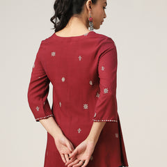 Rayon Hip Length Solid 3/4 Sleeve Round Neck Flared Top