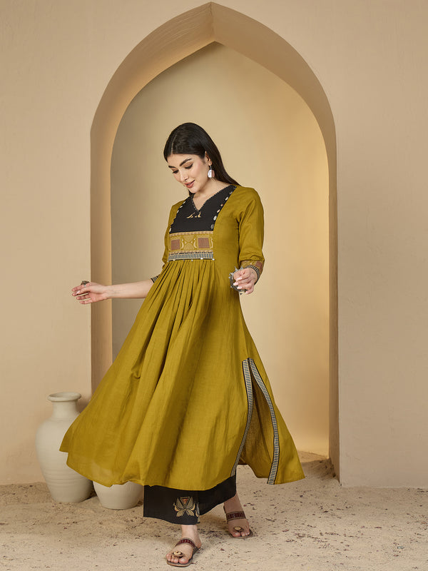 Gulmohar Jaipur Rayon Calf Length Solid 3/4 Sleeves V-Neck Flared Kurta Suit Set