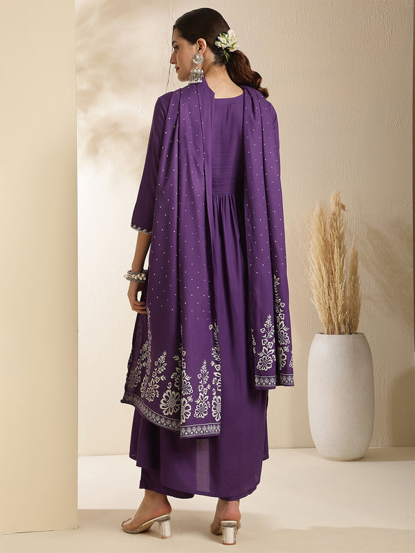 Coral Rayon Solid 3/4 Sleeves V-Neck Semi-Flared Kurta Suit Set