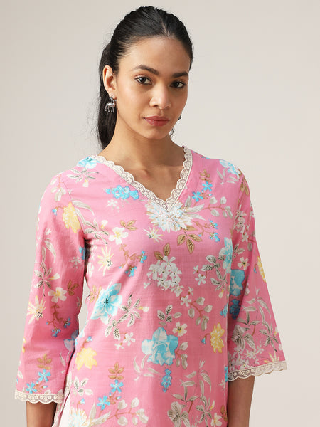 Cotton Hip Length Printed 3/4 Sleeve V-Neck Straight Top