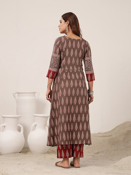 Cotton Calf Length Printed 3/4 Sleeve V-Neck Flared Kurta