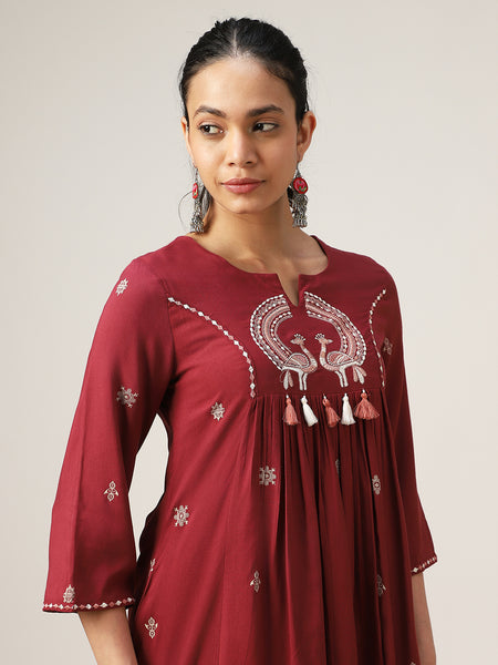 Rayon Hip Length Solid 3/4 Sleeve Round Neck Flared Top