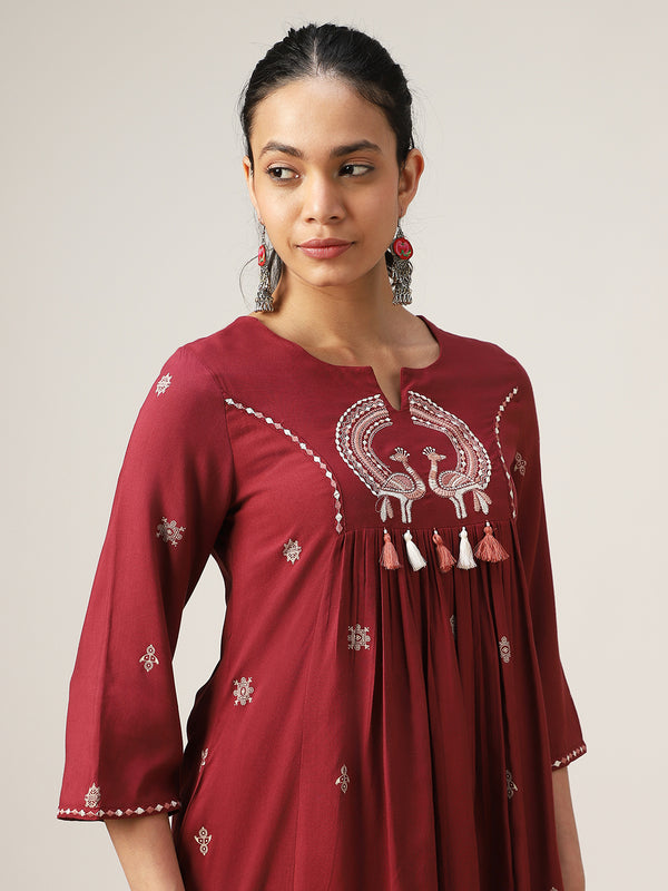 Rayon Hip Length Solid 3/4 Sleeve Round Neck Flared Top