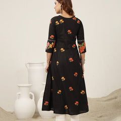 Rayon Calf Length Printed 3/4 Sleeve V-Neck Flared Kurta