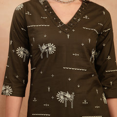 Gulmohar Jaipur Rayon Calf Length Printed 3/4 Sleeves V-Neck Straight Kurta Suit Set