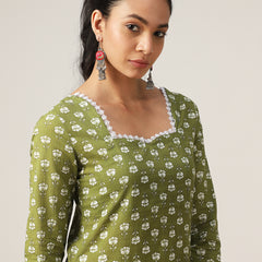 Cotton Hip Length Printed Full Sleeve Sweet Heart Neck Straight Top