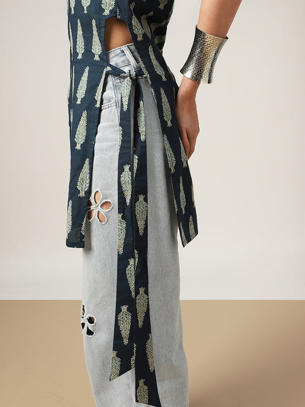 Cotton Mid Length Printed Sleeveless Round Neck Straight Kurta