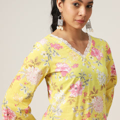 Cotton Hip Length Printed 3/4 Sleeve V-Neck Straight Top