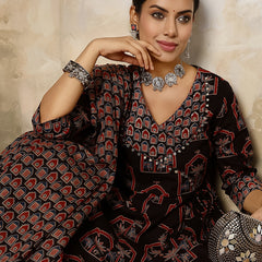 Women Printed Flared Kurta Set