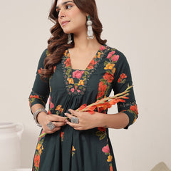 Rayon Calf Length Printed 3/4 Sleeve V-Neck Flared Kurta