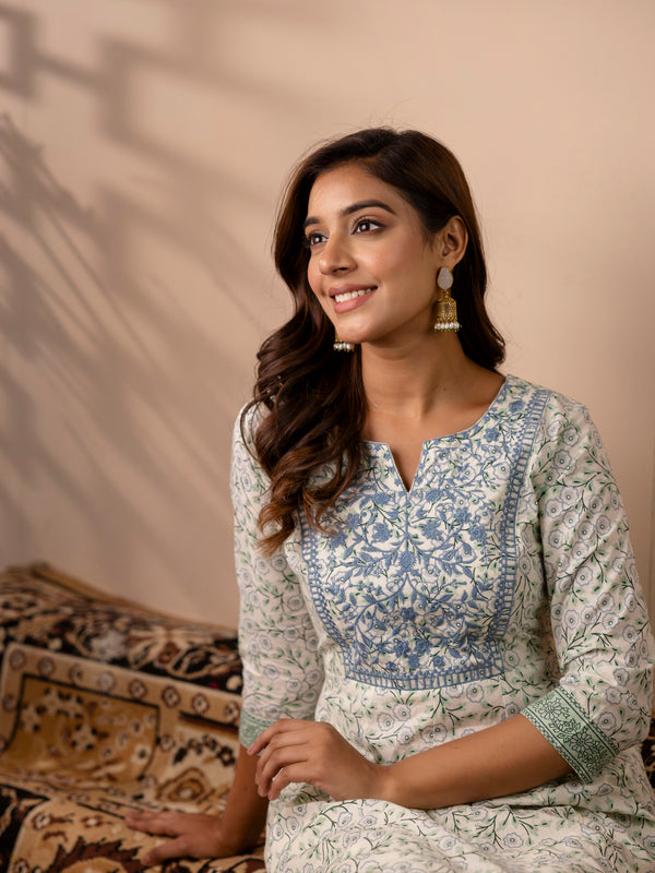 Women Floral Print Straight Kurta