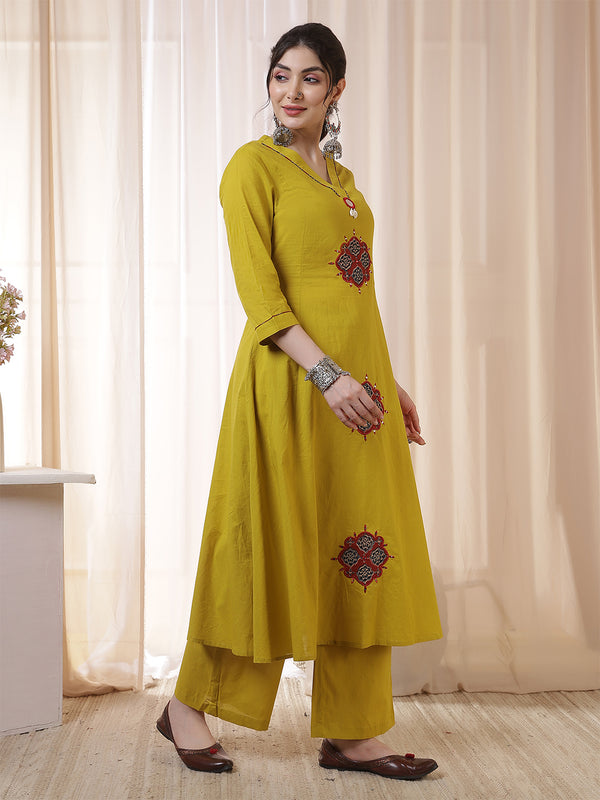 Rayon Calf Length Solid 3/4 Sleeves V-Neck Flared Kurta Suit Set