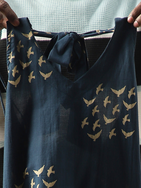 Rayon Mid Length Printed Sleeveless V-Neck Straight Kurta